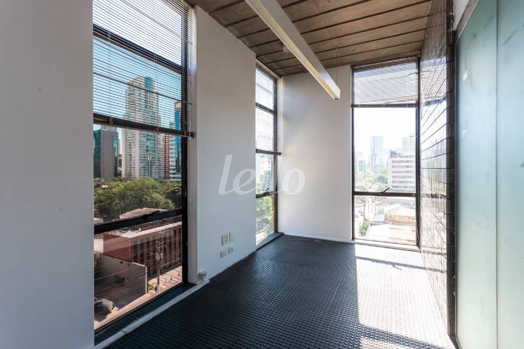 SALA 3 de Sala / Conjunto para alugar, Padrão com 218 m², e 3 vagas em Cidade Monções - São Paulo