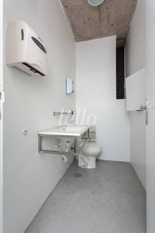 BANHEIRO 1 de Sala / Conjunto para alugar, Padrão com 218 m², e 3 vagas em Cidade Monções - São Paulo