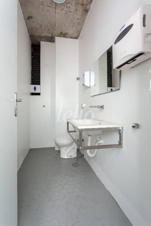 BANHEIRO 2 de Sala / Conjunto para alugar, Padrão com 218 m², e 3 vagas em Cidade Monções - São Paulo