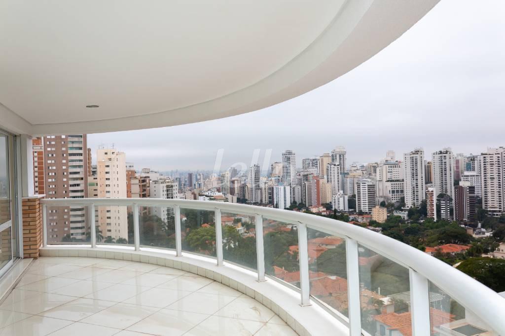TERRAÇO de Apartamento à venda, Duplex com 416 m², 5 quartos e 6 vagas em Perdizes - São Paulo