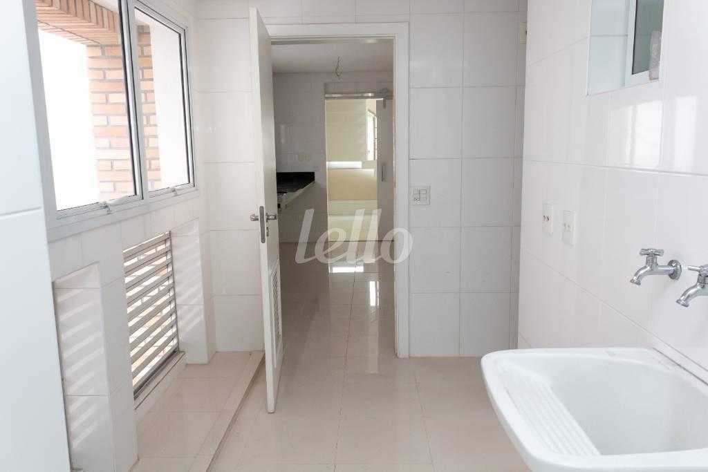 ÁREA DE SERVIÇO de Apartamento à venda, Duplex com 416 m², 5 quartos e 6 vagas em Perdizes - São Paulo