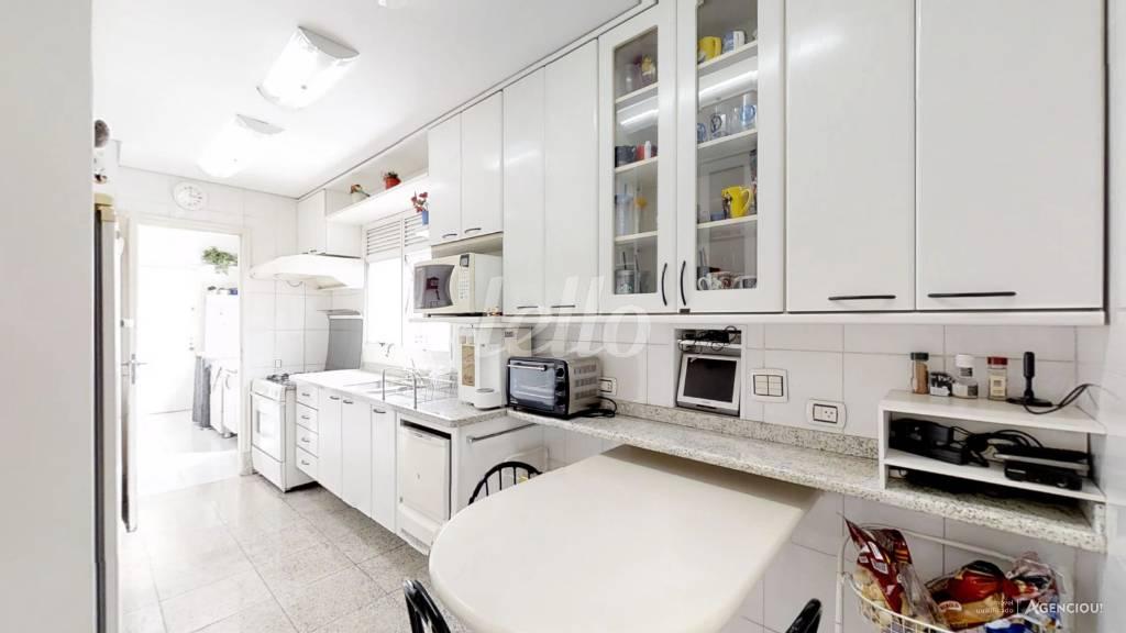 COZINHA de Apartamento à venda, cobertura - Padrão com 374 m², 4 quartos e 4 vagas em Pinheiros - São Paulo