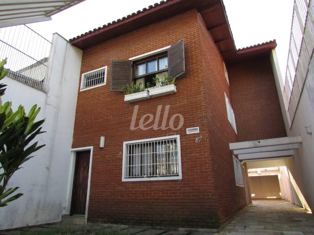 FACHADA de Casa à venda, sobrado com 300 m², 4 quartos e 8 vagas em Vila Lúcia - São Paulo