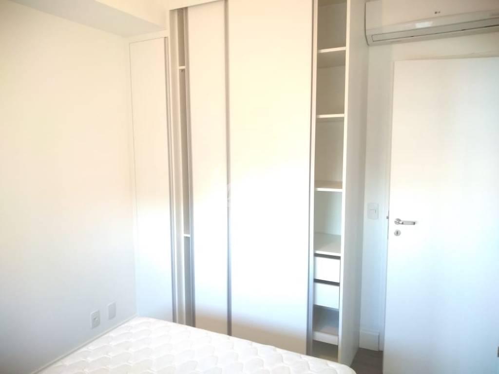 SUITE de Apartamento à venda, Padrão com 50 m², 1 quarto e 1 vaga em Santo Amaro - São Paulo