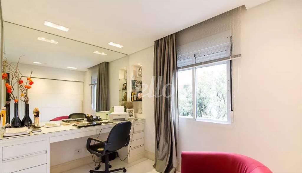 SUÍTE de Apartamento para alugar, Padrão com 125 m², 2 quartos e 1 vaga em Consolação - São Paulo