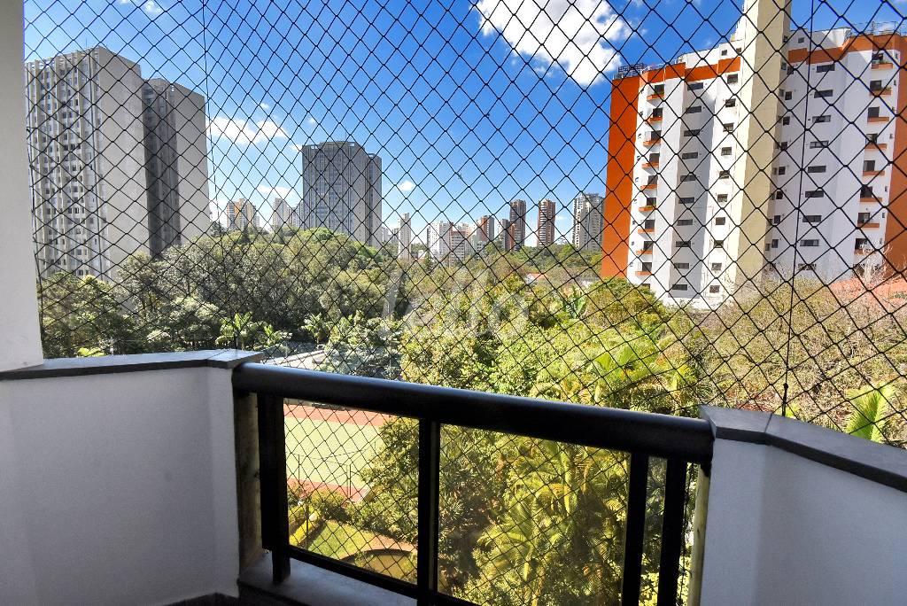 VARANDA de Apartamento à venda, Padrão com 176 m², 4 quartos e 3 vagas em Vila Suzana - São Paulo