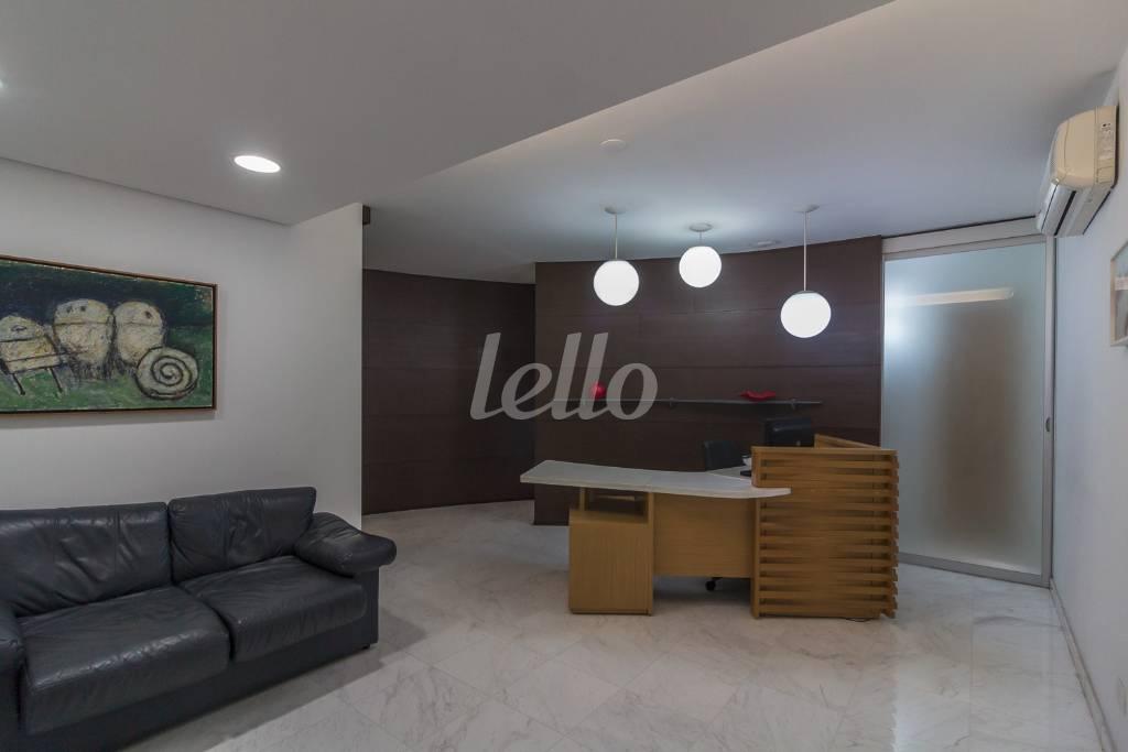 RECEPÇÃO de Sala / Conjunto à venda, Padrão com 149 m², e em Consolação - São Paulo