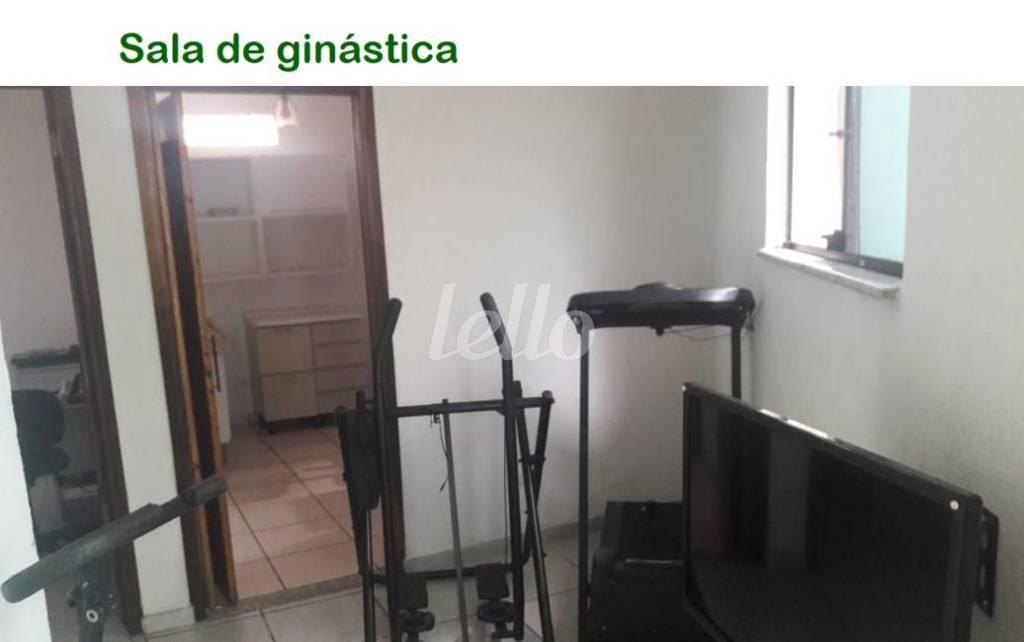 SALA DE GINÁSTICA de Casa à venda, sobrado com 285 m², 3 quartos e 2 vagas em Vila Curuca - Santo André