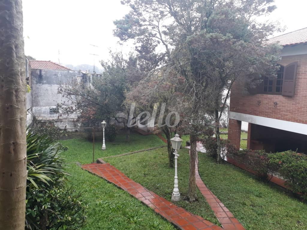 ÁREA EXTERNA de Casa à venda, sobrado com 470 m², 4 quartos e 4 vagas em Vila Pires - Santo André