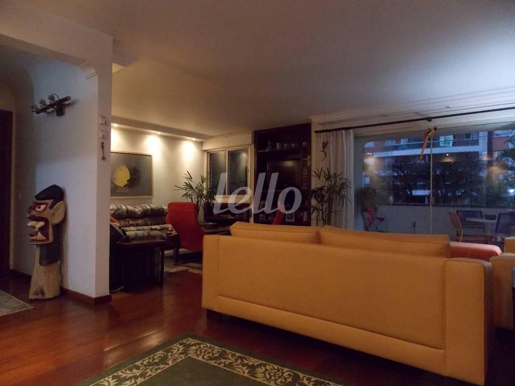 SALA de Apartamento à venda, Padrão com 206 m², 3 quartos e 2 vagas em Brooklin Paulista - São Paulo