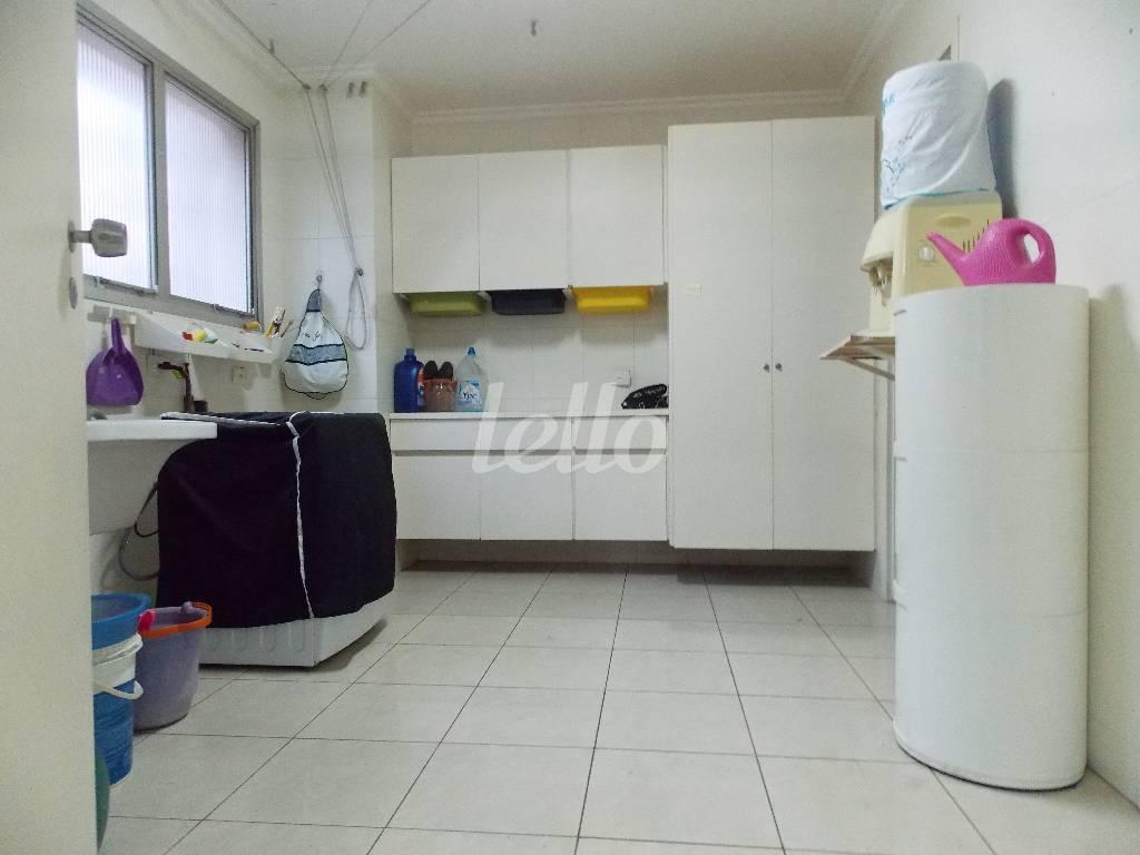 ÁREA DE SERVIÇO de Apartamento à venda, Padrão com 206 m², 3 quartos e 2 vagas em Brooklin Paulista - São Paulo