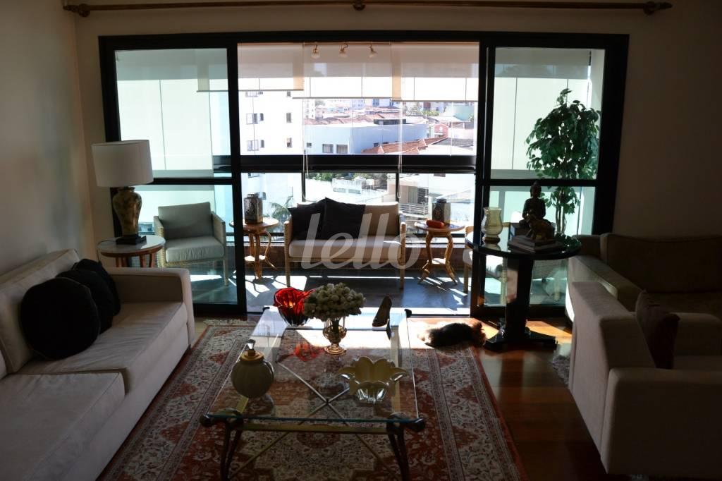 LIVING de Apartamento à venda, Padrão com 231 m², 4 quartos e 4 vagas em Mirandopolis - São Paulo