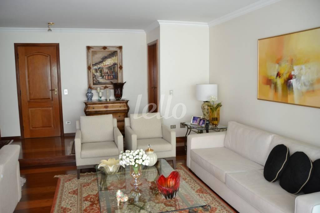 LIVING de Apartamento à venda, Padrão com 231 m², 4 quartos e 4 vagas em Mirandopolis - São Paulo