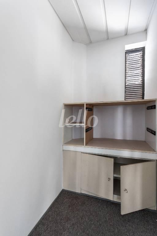 DISPENSA de Sala / Conjunto para alugar, Padrão com 221 m², e 4 vagas em Cidade Monções - São Paulo