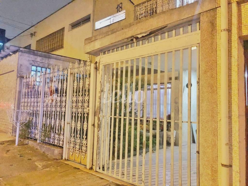 FACHADA de Casa para alugar, sobrado com 200 m², 3 quartos e 1 vaga em Vila Gomes Cardim - São Paulo