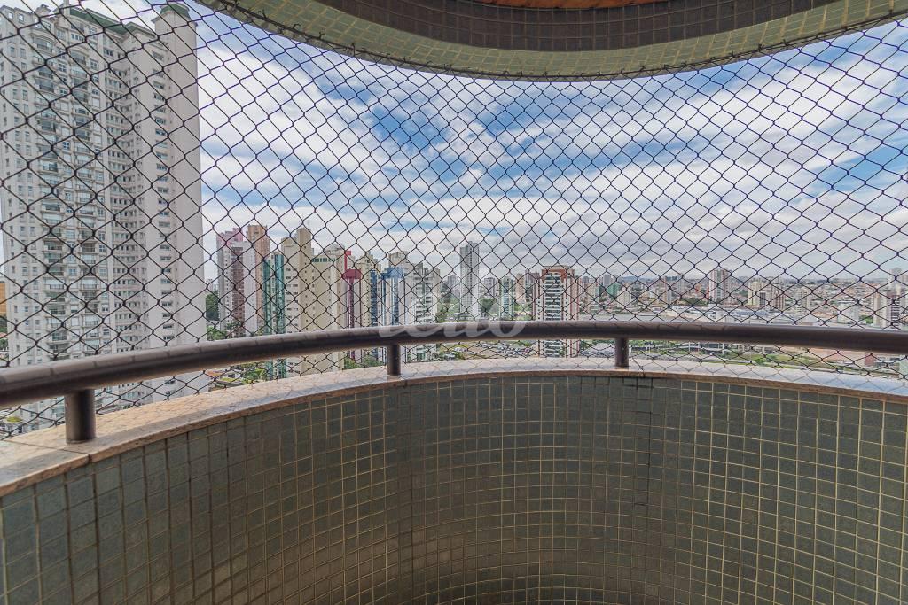VARANDA DA SUÍTE de Apartamento à venda, Padrão com 375 m², 4 quartos e 5 vagas em Vila Regente Feijó - São Paulo