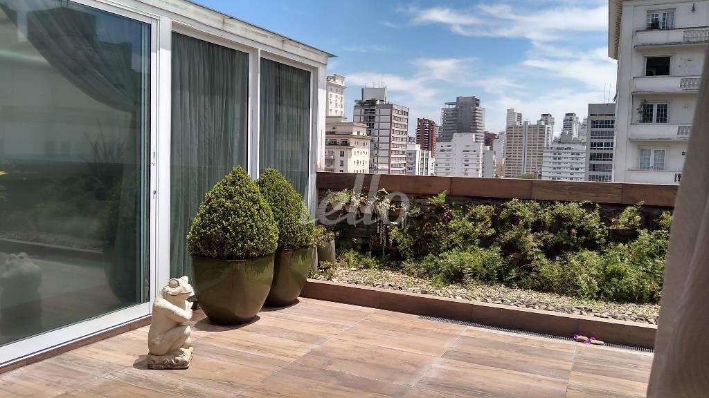 TERRAÇO de Apartamento à venda, Duplex com 340 m², 3 quartos e 1 vaga em Jardins - São Paulo
