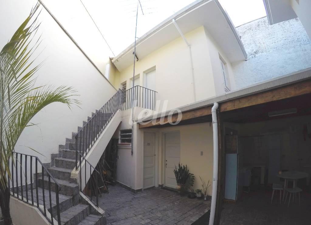 EDÍCULA + ÁREA EXTERNA de Casa à venda, sobrado com 190 m², 3 quartos e 4 vagas em Mirandopolis - São Paulo