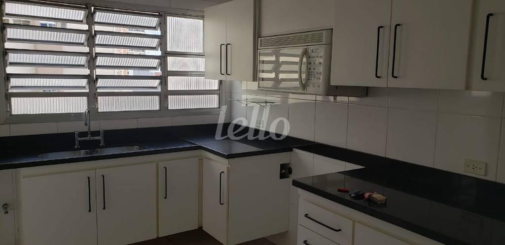 COZINHA de Apartamento para alugar, Padrão com 200 m², 3 quartos e 1 vaga em Perdizes - São Paulo