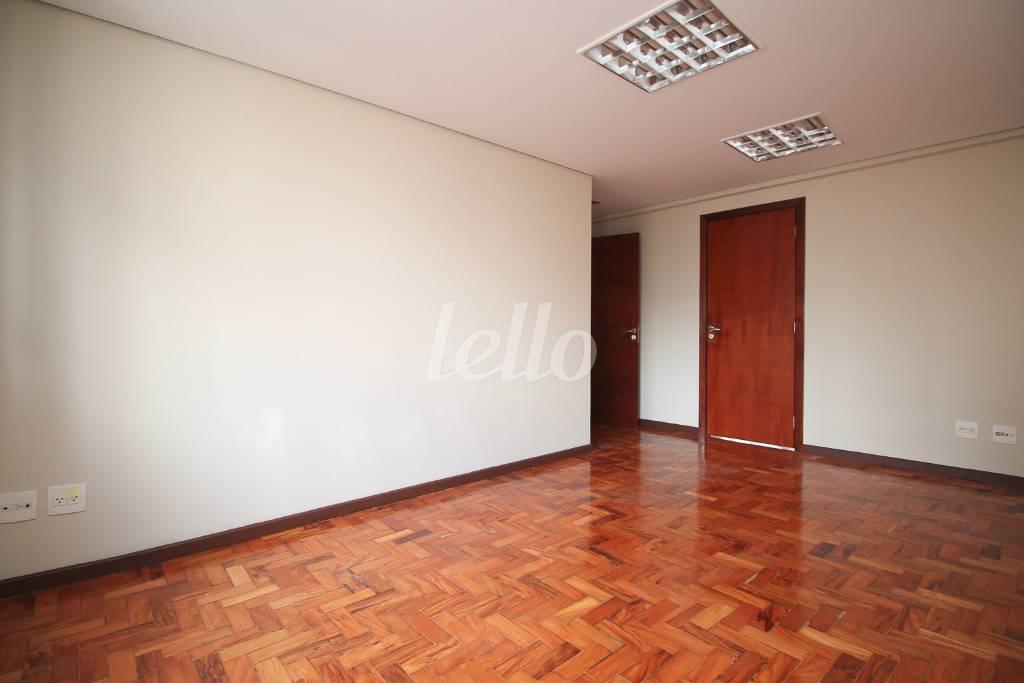SALA 3 de Sala / Conjunto para alugar, Padrão com 84 m², e em Bela Vista - São Paulo
