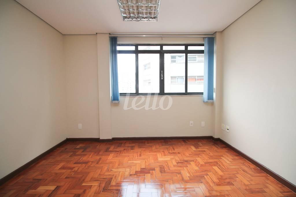SALA 3 de Sala / Conjunto para alugar, Padrão com 84 m², e em Bela Vista - São Paulo
