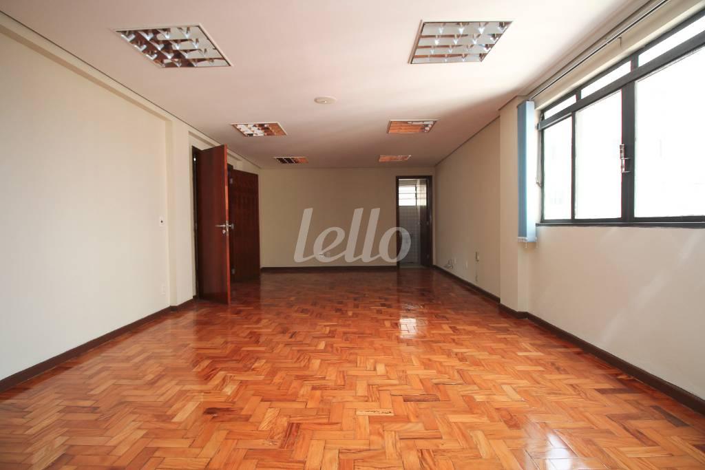 SALA 1 de Sala / Conjunto para alugar, Padrão com 84 m², e em Bela Vista - São Paulo