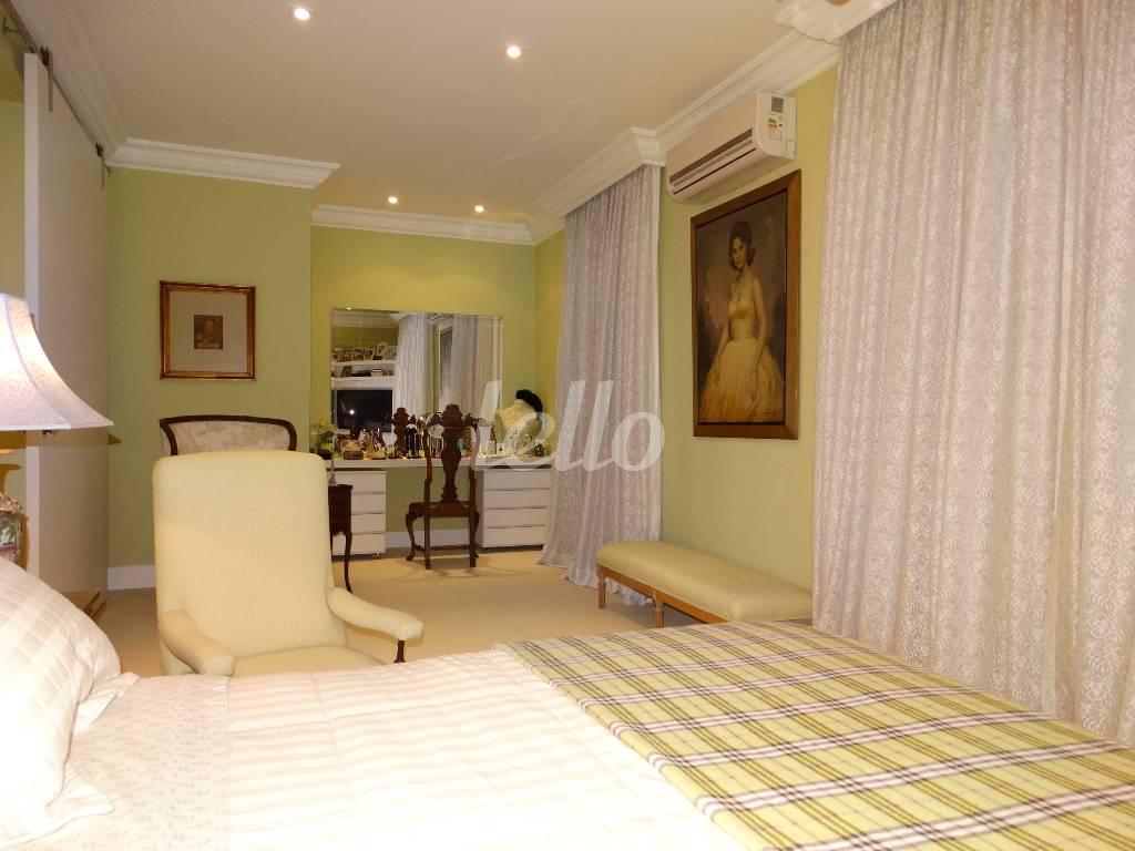 SUÍTE MASTER de Casa para alugar, sobrado com 240 m², 2 quartos e 2 vagas em Jardim Paulistano - São Paulo