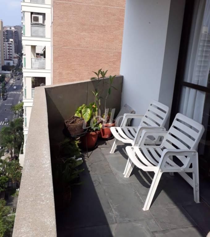 TERRAÇO de Apartamento à venda, Padrão com 198 m², 3 quartos e 3 vagas em Paraíso - São Paulo