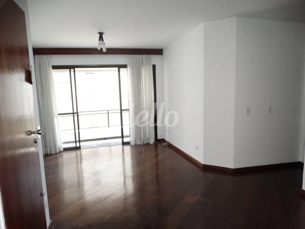SALA de Apartamento à venda, Padrão com 96 m², 3 quartos e 2 vagas em Indianópolis - São Paulo