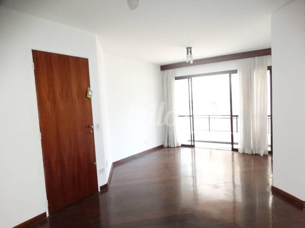 SALA de Apartamento à venda, Padrão com 96 m², 3 quartos e 2 vagas em Indianópolis - São Paulo