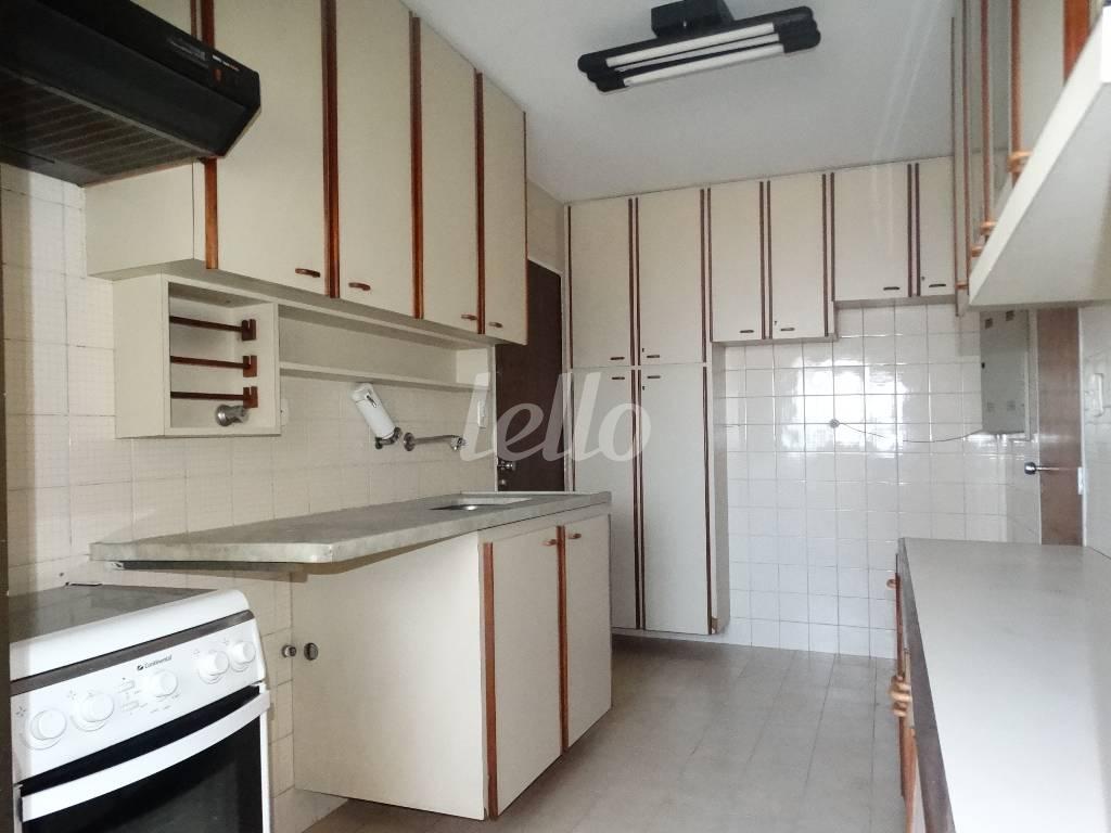 COZINHA de Apartamento à venda, Padrão com 96 m², 3 quartos e 2 vagas em Indianópolis - São Paulo