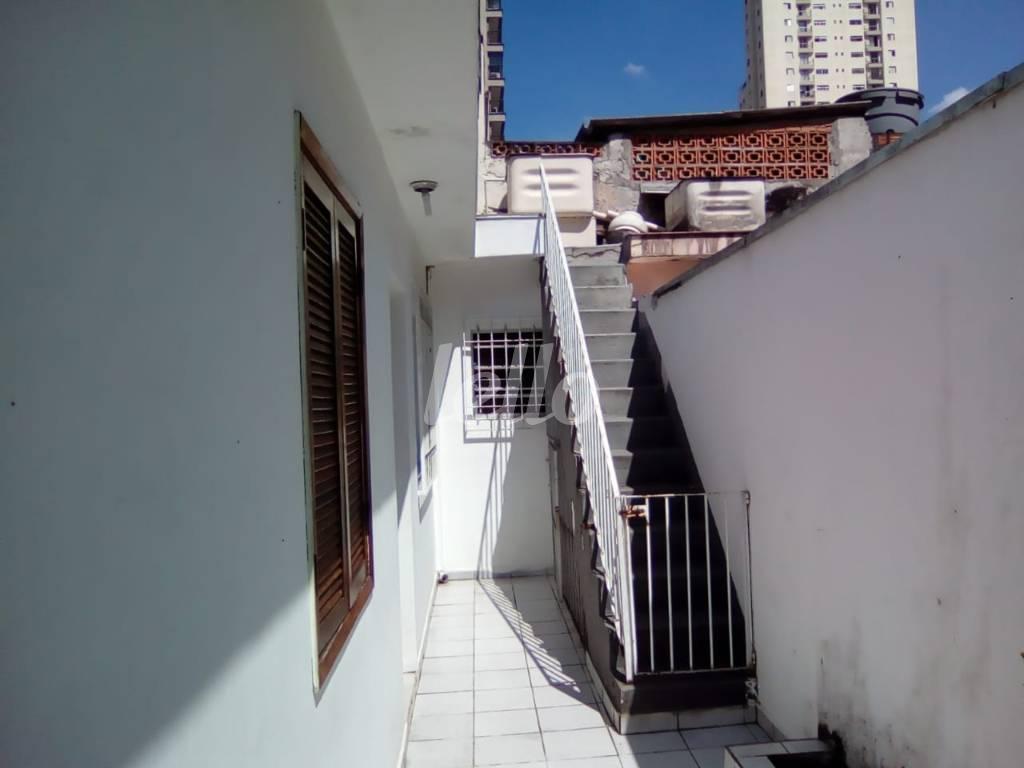 QUINTAL de Casa à venda, térrea com 70 m², 2 quartos e em Vila Santo Estevão - São Paulo