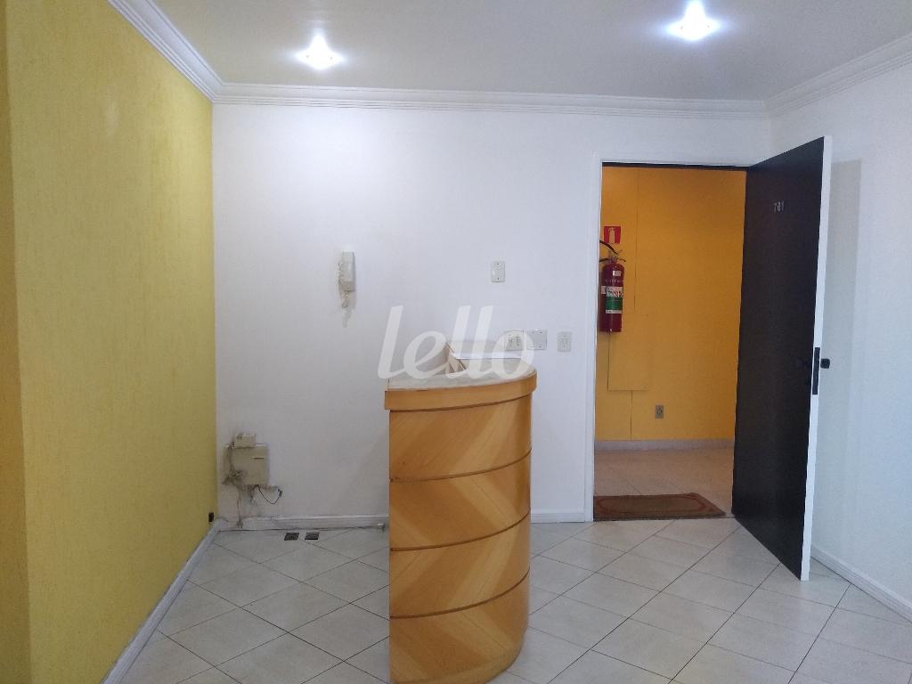 RECEPÇÃO de Sala / Conjunto para alugar, Padrão com 38 m², e 1 vaga em Liberdade - São Paulo