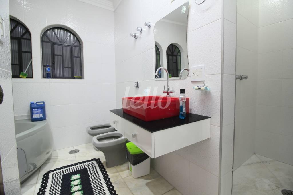 WC SUÍTE 1 de Casa à venda, térrea com 608 m², 6 quartos e 7 vagas em Vila Ivone - São Paulo