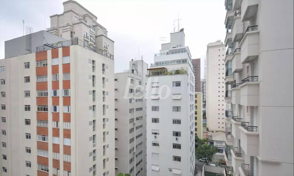 VISTA SALA de Apartamento para alugar, Padrão com 198 m², 3 quartos e 1 vaga em Paraíso - São Paulo
