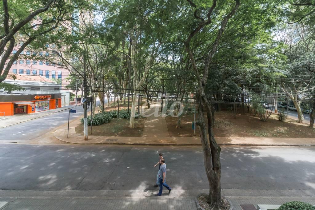 VISTA de Sala / Conjunto para alugar, Padrão com 139 m², e 6 vagas em Brooklin Paulista - São Paulo