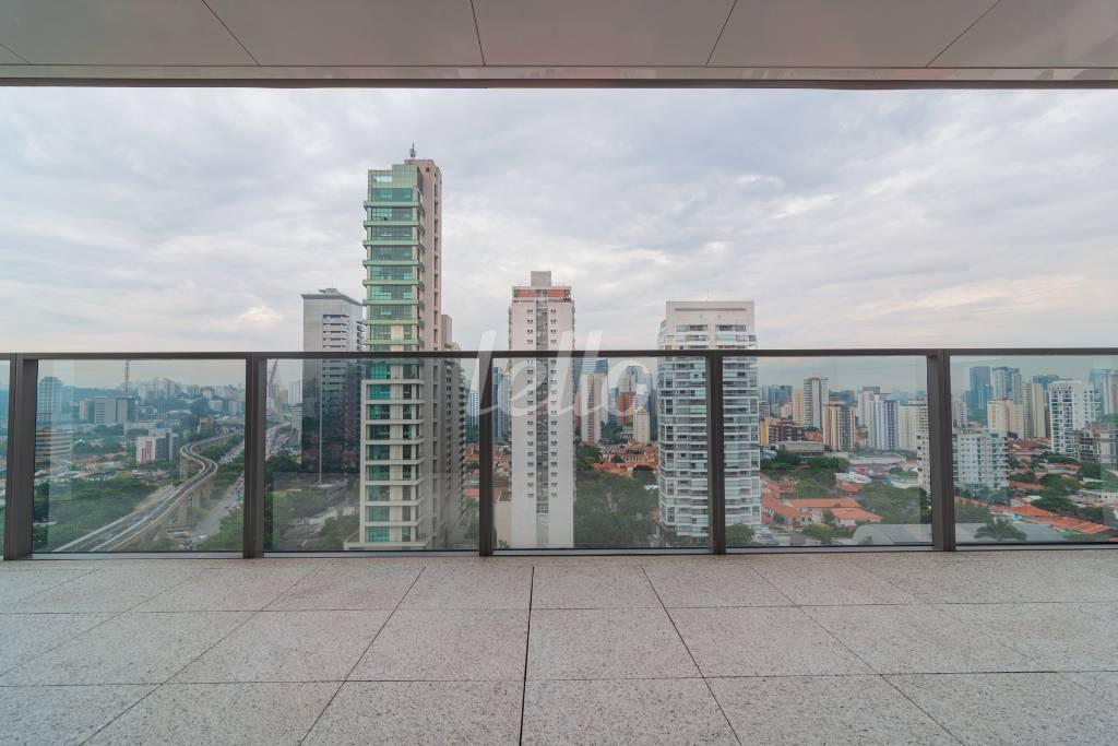 SACADA de Sala / Conjunto para alugar, Padrão com 271 m², e 8 vagas em Cidade Monções - São Paulo