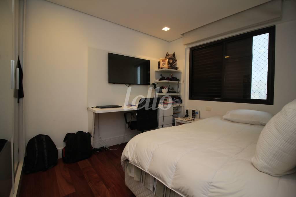 DORMITÓRIO 2 de Apartamento à venda, Padrão com 127 m², 3 quartos e 2 vagas em Jardim Das Acácias - São Paulo
