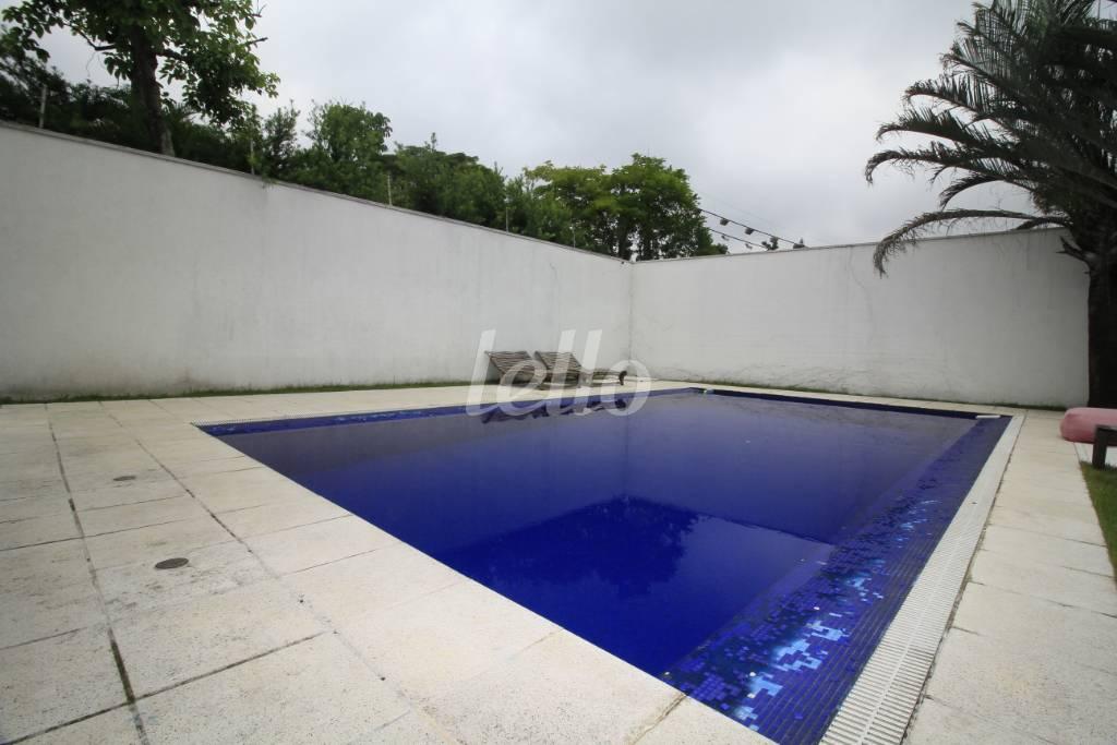 PISCINA de Casa à venda, sobrado com 850 m², 3 quartos e 10 vagas em Jardins - São Paulo