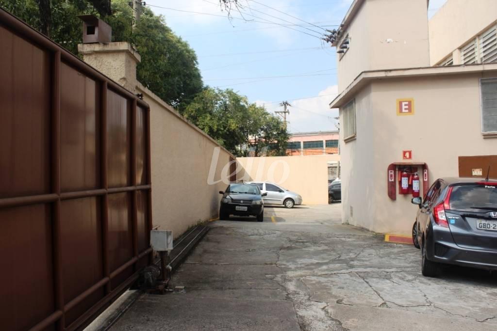 GARAGEM de Galpão/Armazém à venda, Padrão com 6203 m², e 10 vagas em Vila Ribeiro de Barros - São Paulo