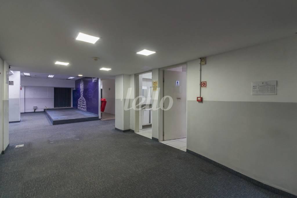 ENTRADA DO CONJUNTO de Sala / Conjunto para alugar, Padrão com 605 m², e em República - São Paulo