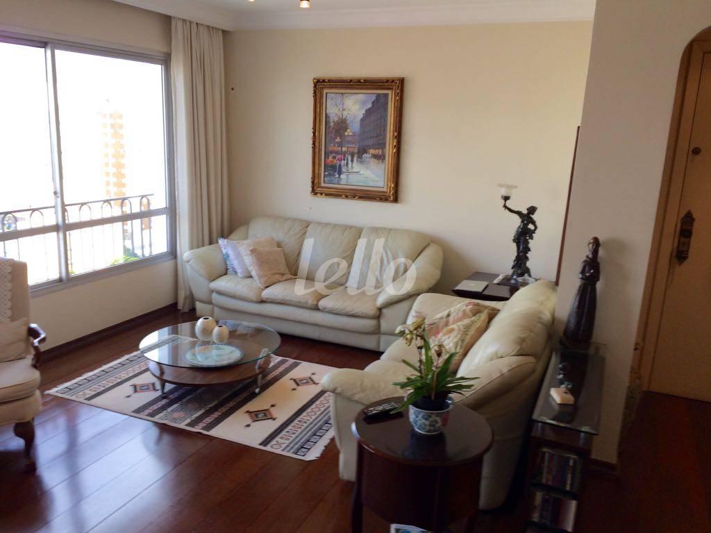 SALA de Apartamento à venda, Padrão com 135 m², 3 quartos e 2 vagas em Sumaré - São Paulo