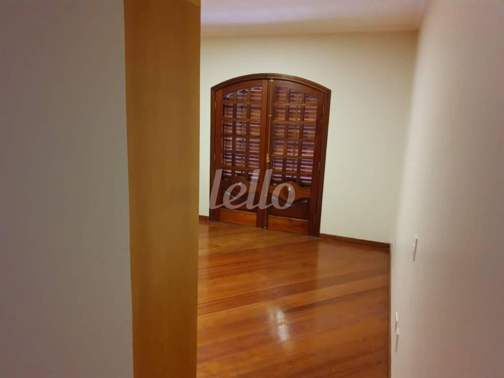 QUARTO de Casa à venda, sobrado com 280 m², 5 quartos e 4 vagas em Vila Albertina - São Paulo