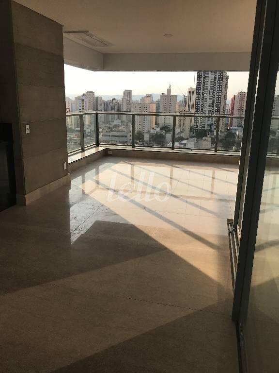 VARANDA GOURMET de Apartamento à venda, Padrão com 374 m², 4 quartos e 6 vagas em Tatuapé - São Paulo