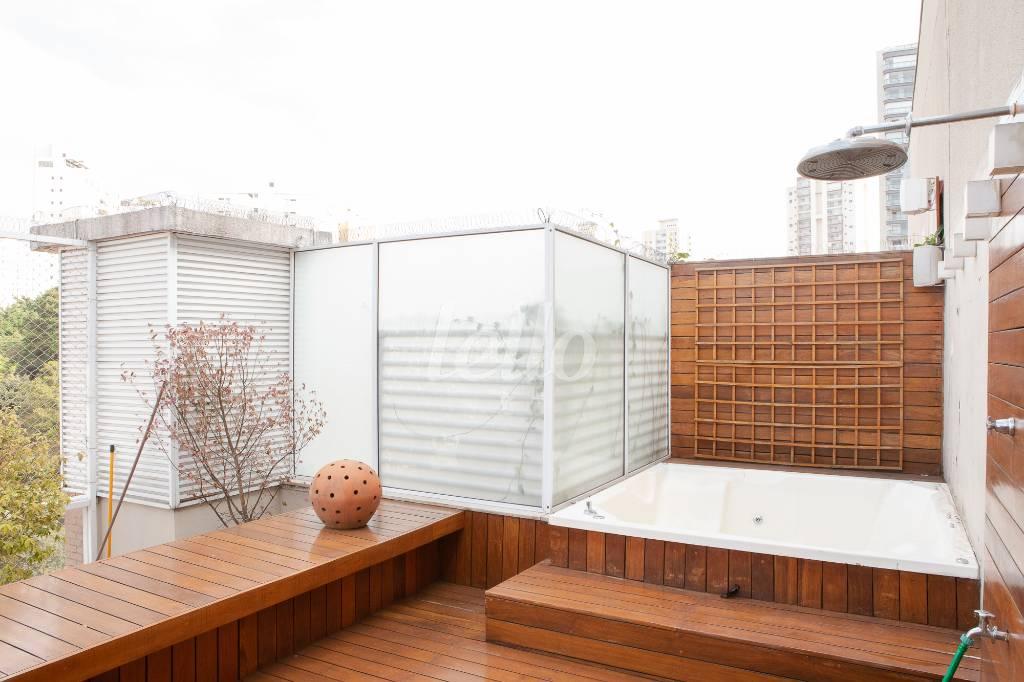 HIDRO E DUCHA de Apartamento à venda, cobertura - Padrão com 185 m², 3 quartos e 3 vagas em Vila Ipojuca - São Paulo