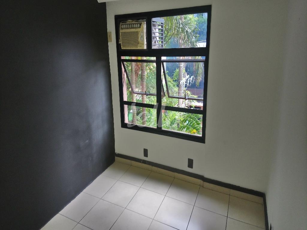 SALA 1 de Sala / Conjunto para alugar, Padrão com 31 m², e em Itaim Bibi - São Paulo