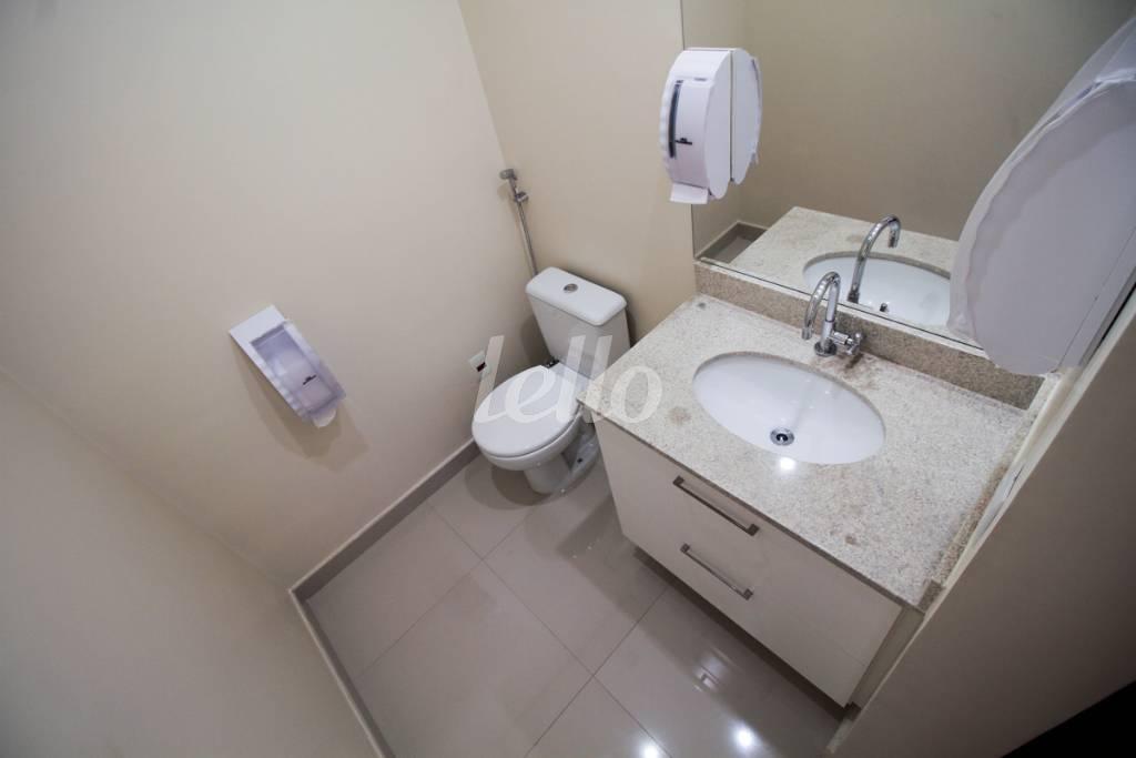WC de Prédio Comercial à venda, Monousuário com 1260 m², e 29 vagas em Saúde - São Paulo