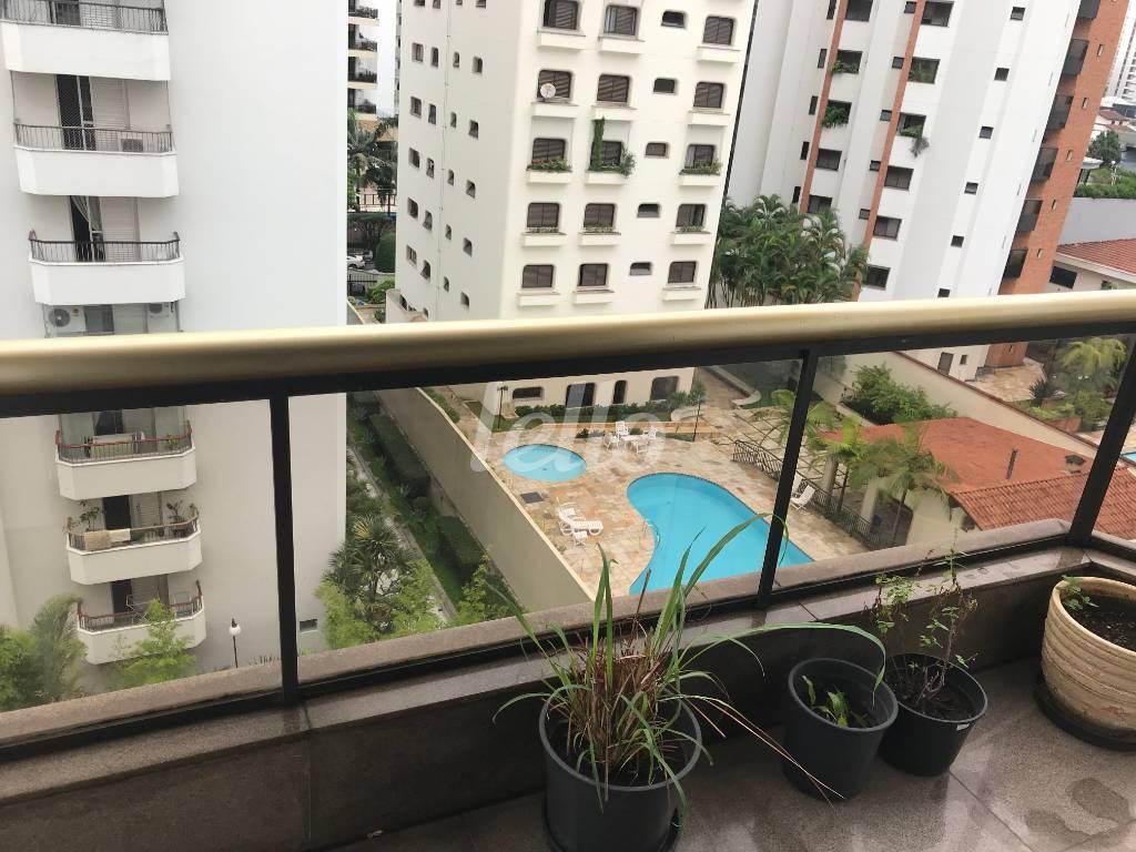 VARANDA SUÍTE CASAL de Apartamento à venda, Padrão com 200 m², 3 quartos e 3 vagas em Tatuapé - São Paulo