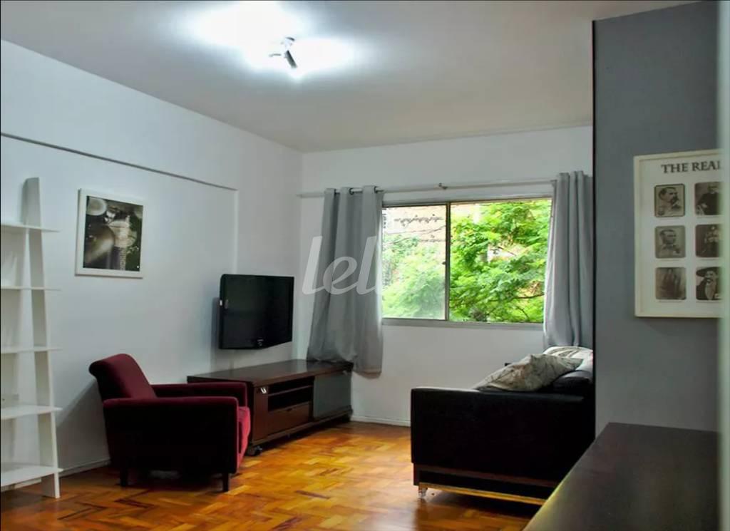 SALA de Apartamento à venda, Padrão com 70 m², 2 quartos e 1 vaga em Itaim Bibi - São Paulo