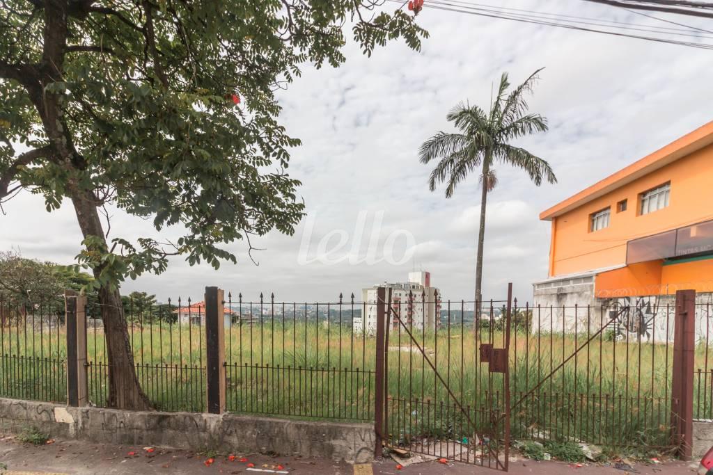 FACHADA de Área / Terreno para alugar, Padrão com 1200 m², e em Vila Romana - São Paulo